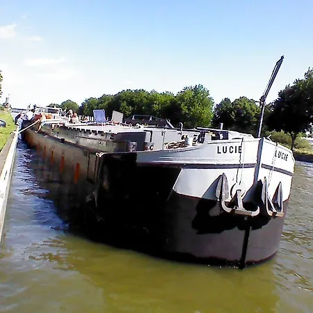 Botel Spits-lucie 2*