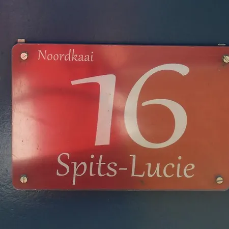 Botel Spits-lucie 2*